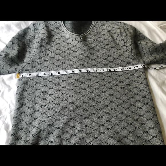 Pavini Infinity/Geometric V-Neck Sweater - Picture 5 of 5